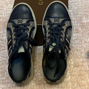 Women’s Gucci sneakers